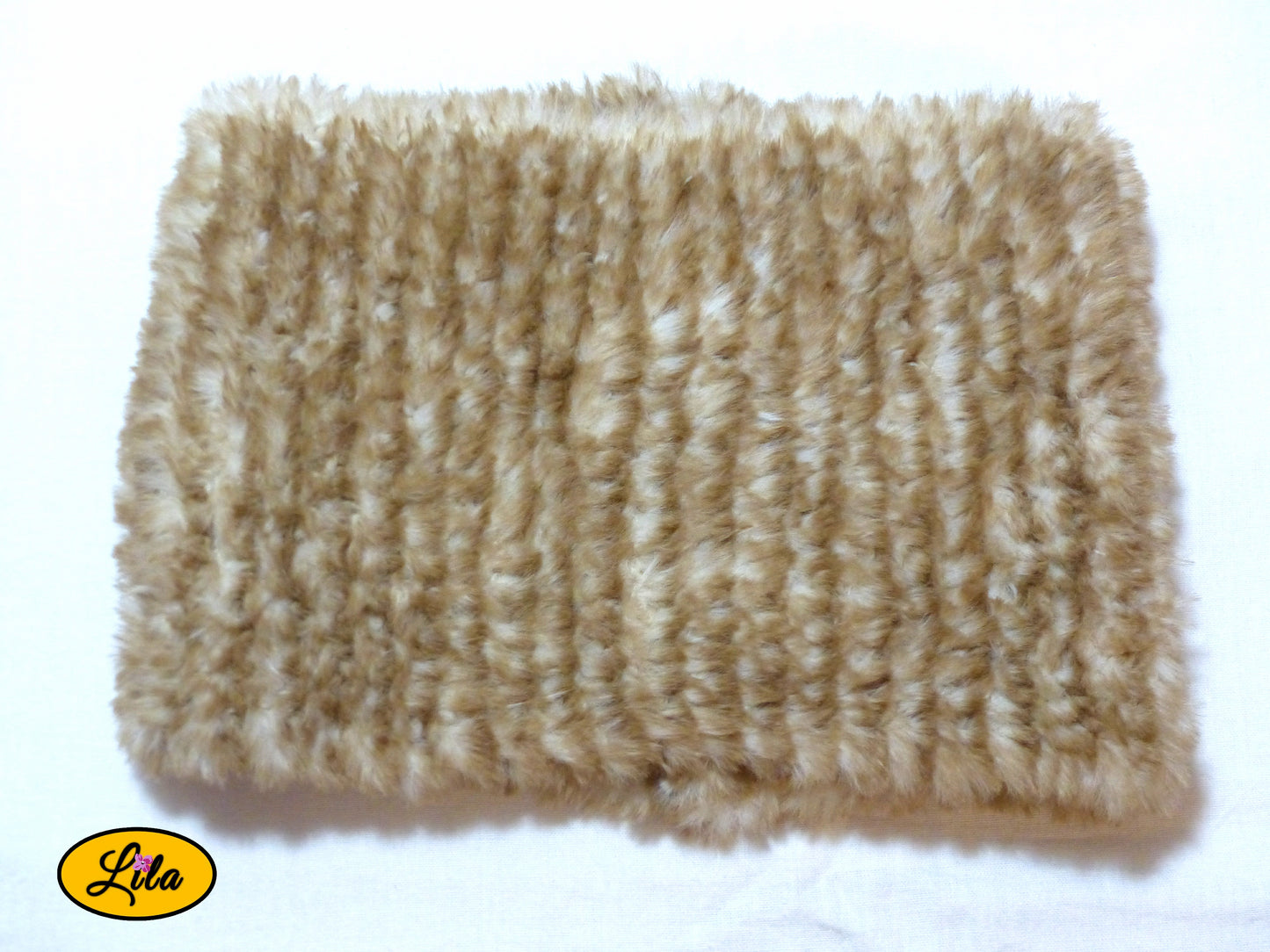 Cache cou brun chamaré