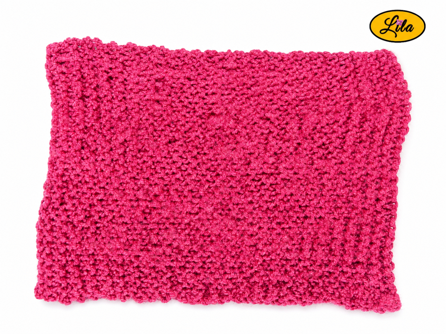 Écharpe rose fuchsia tricotée à la main sur fond blanc style élégant et hivernal