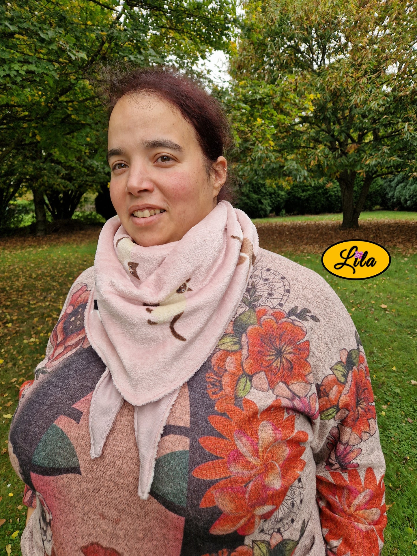 Foulard rose imprimé chats