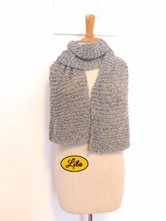 Echarpe grise chamarée