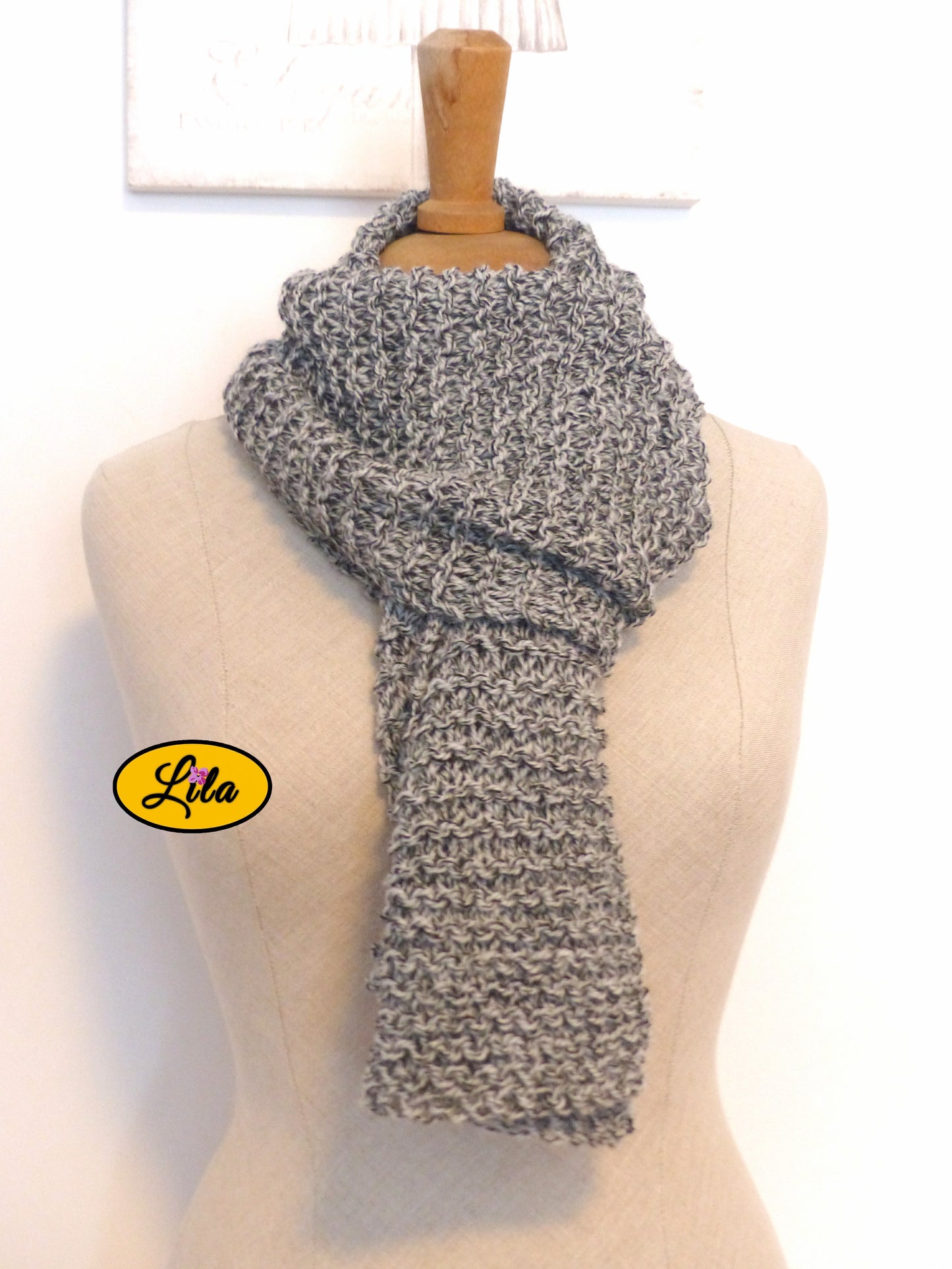 Echarpe grise chamarée
