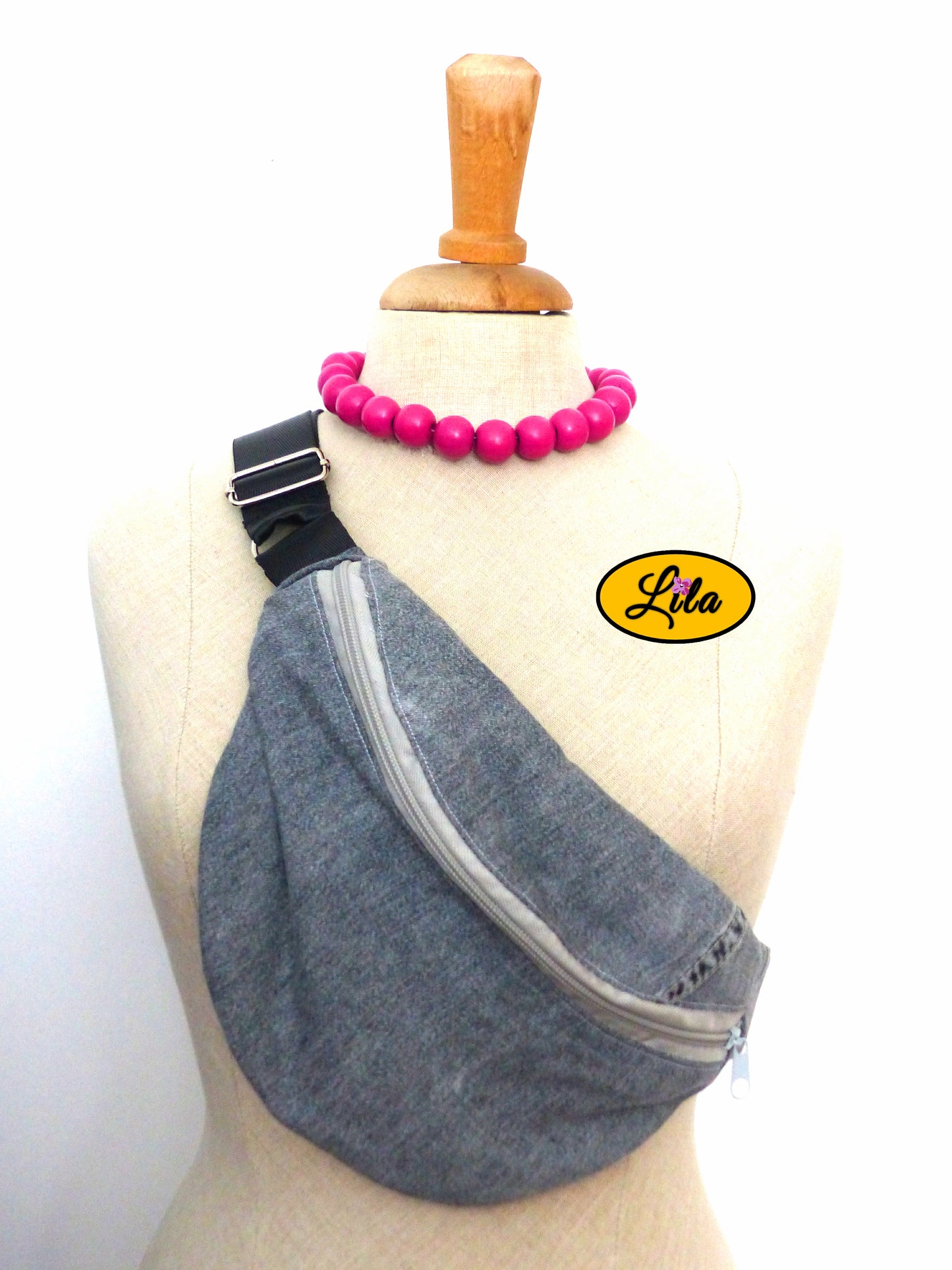 Sac banane en chemise noire upcyclée