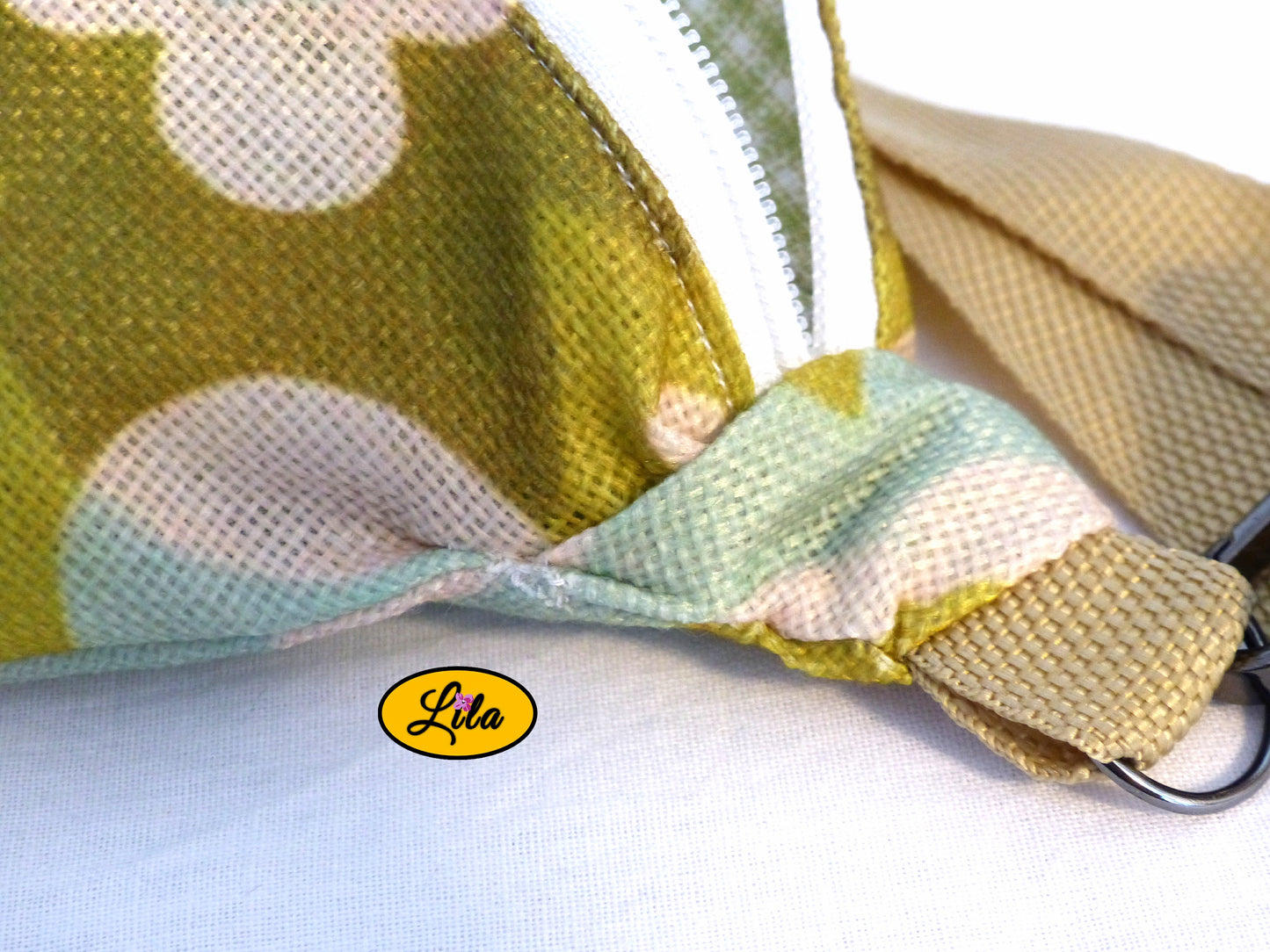 Sac banane fleurie verte