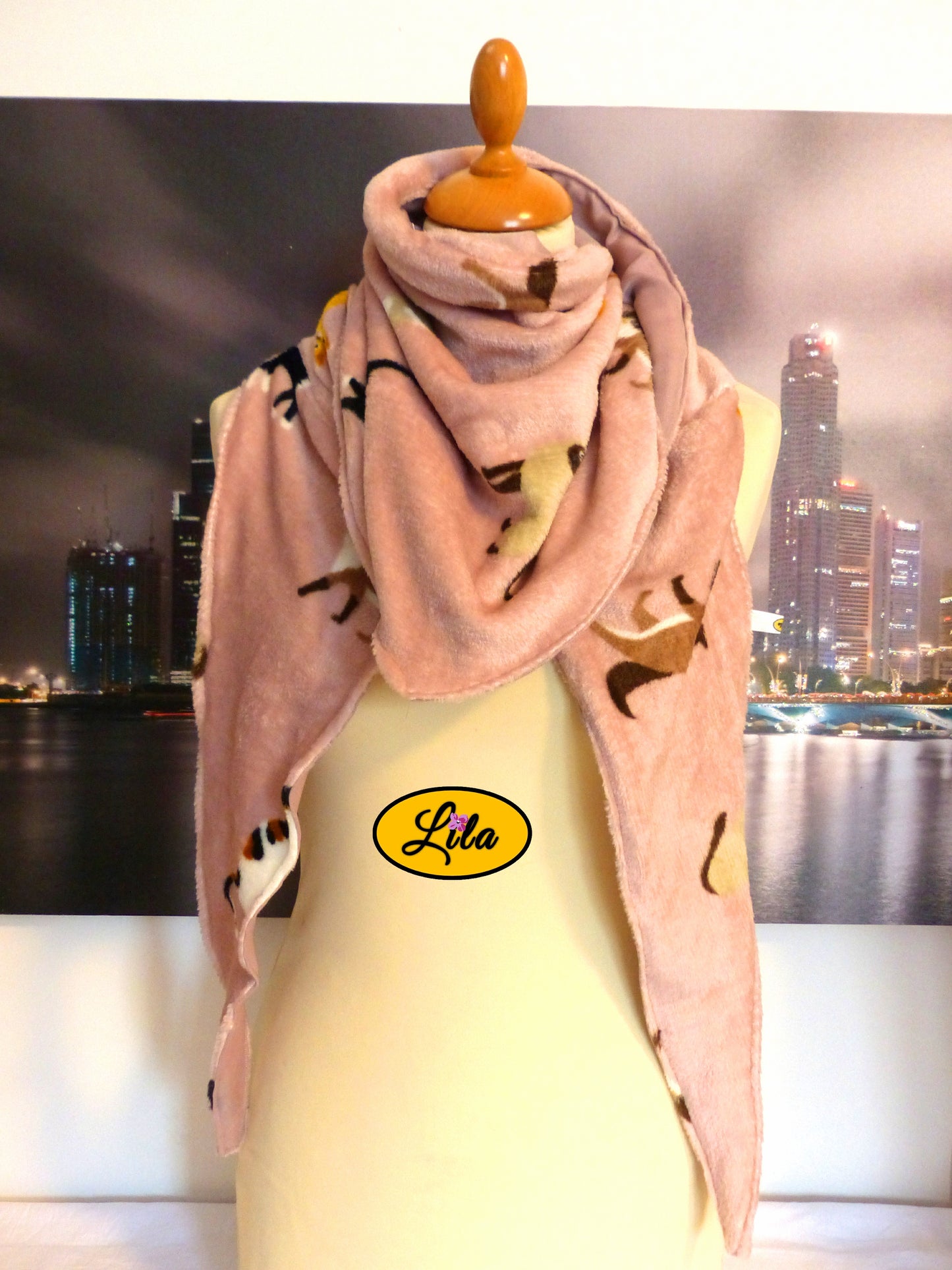 Foulard rose imprimé chats