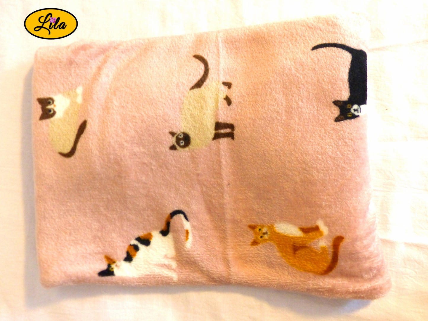 Foulard rose imprimé chats