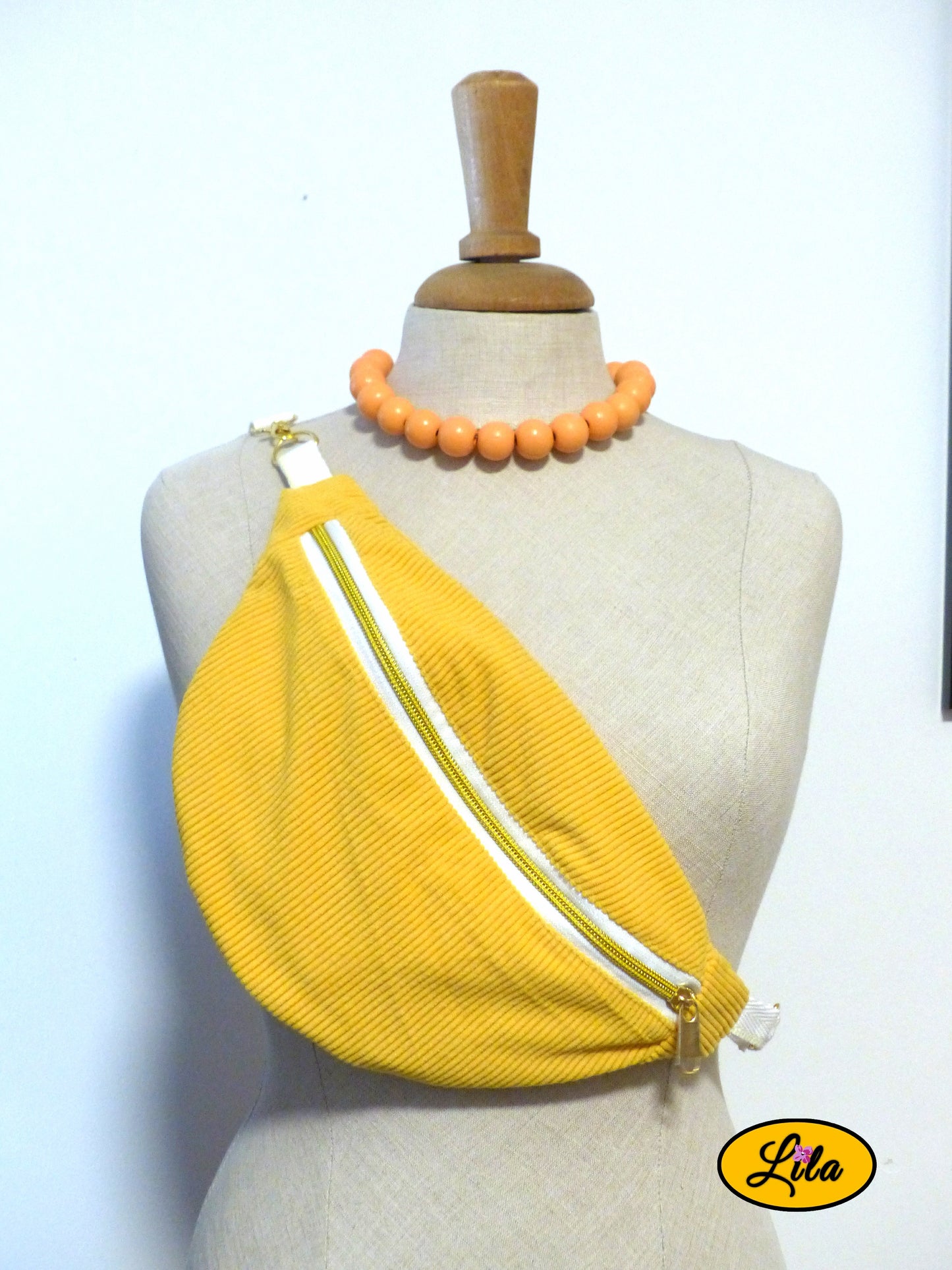 Sac banane en velours côtelé jaune