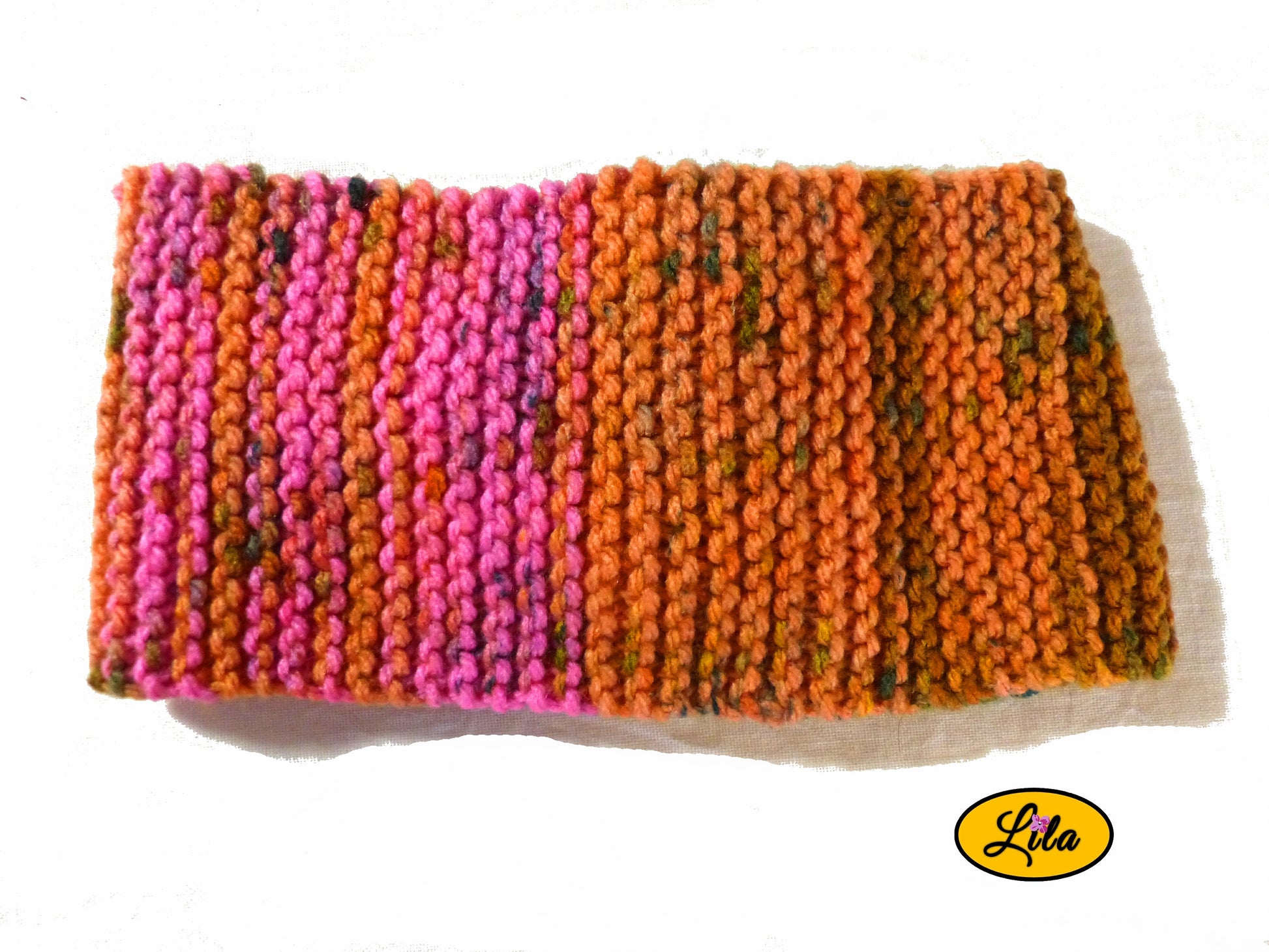 Bandeau en laine November 2 aux tons brun rose et vert vue de dos