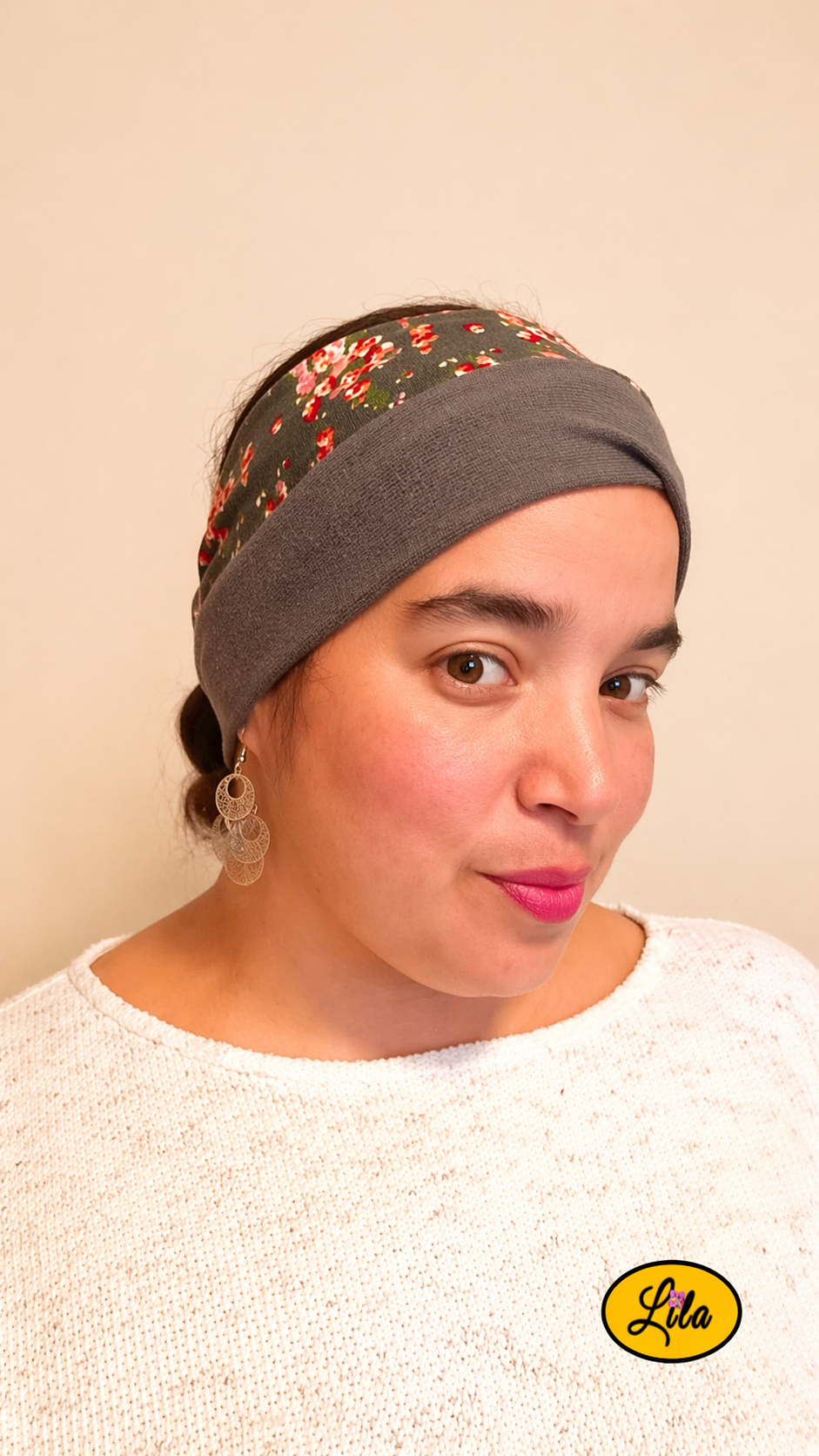 Bandeau fleuri bicolore en tissu porté profil gauche look printanier