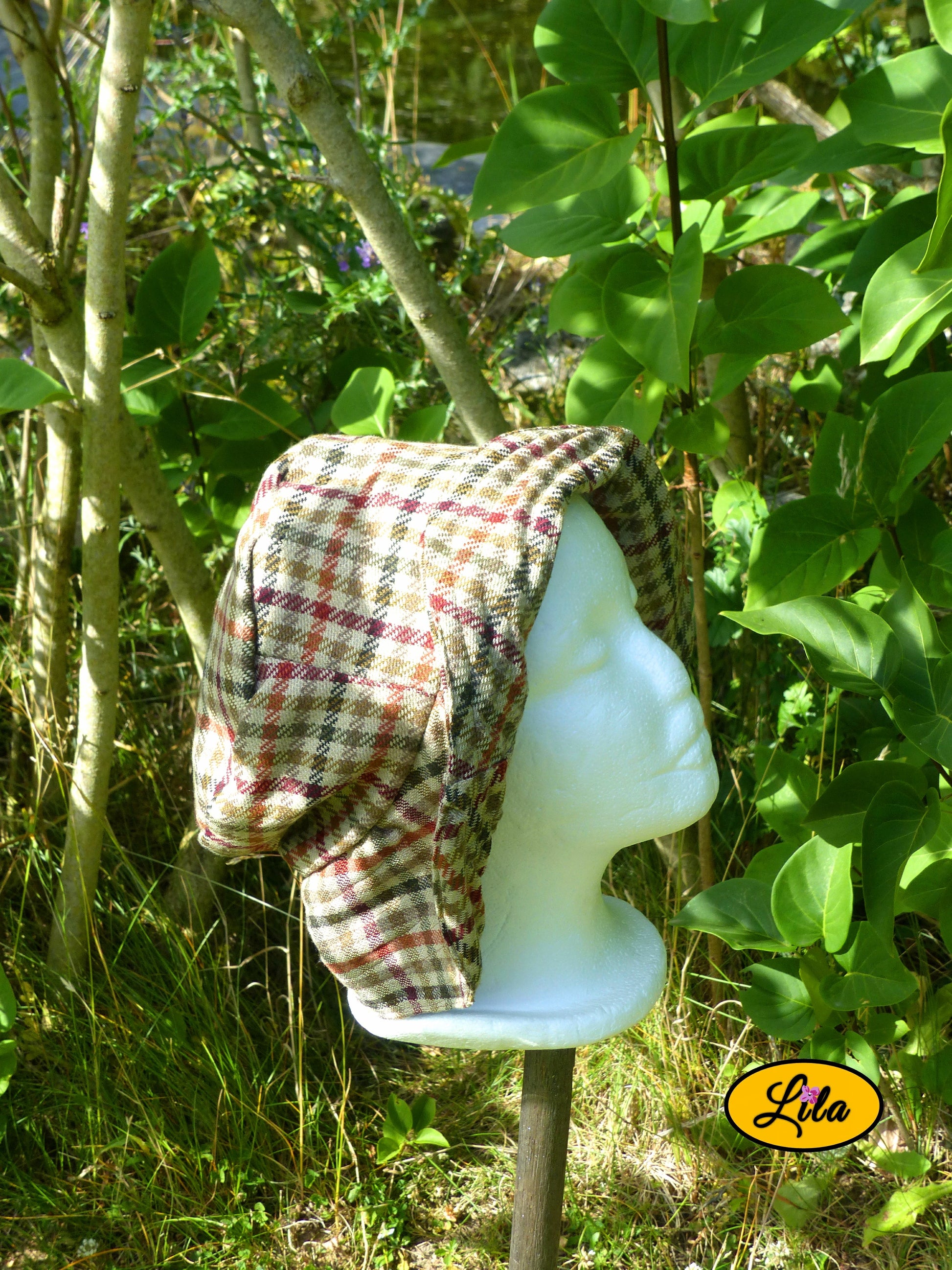 Bob vintage brun sur mannequin profil droit