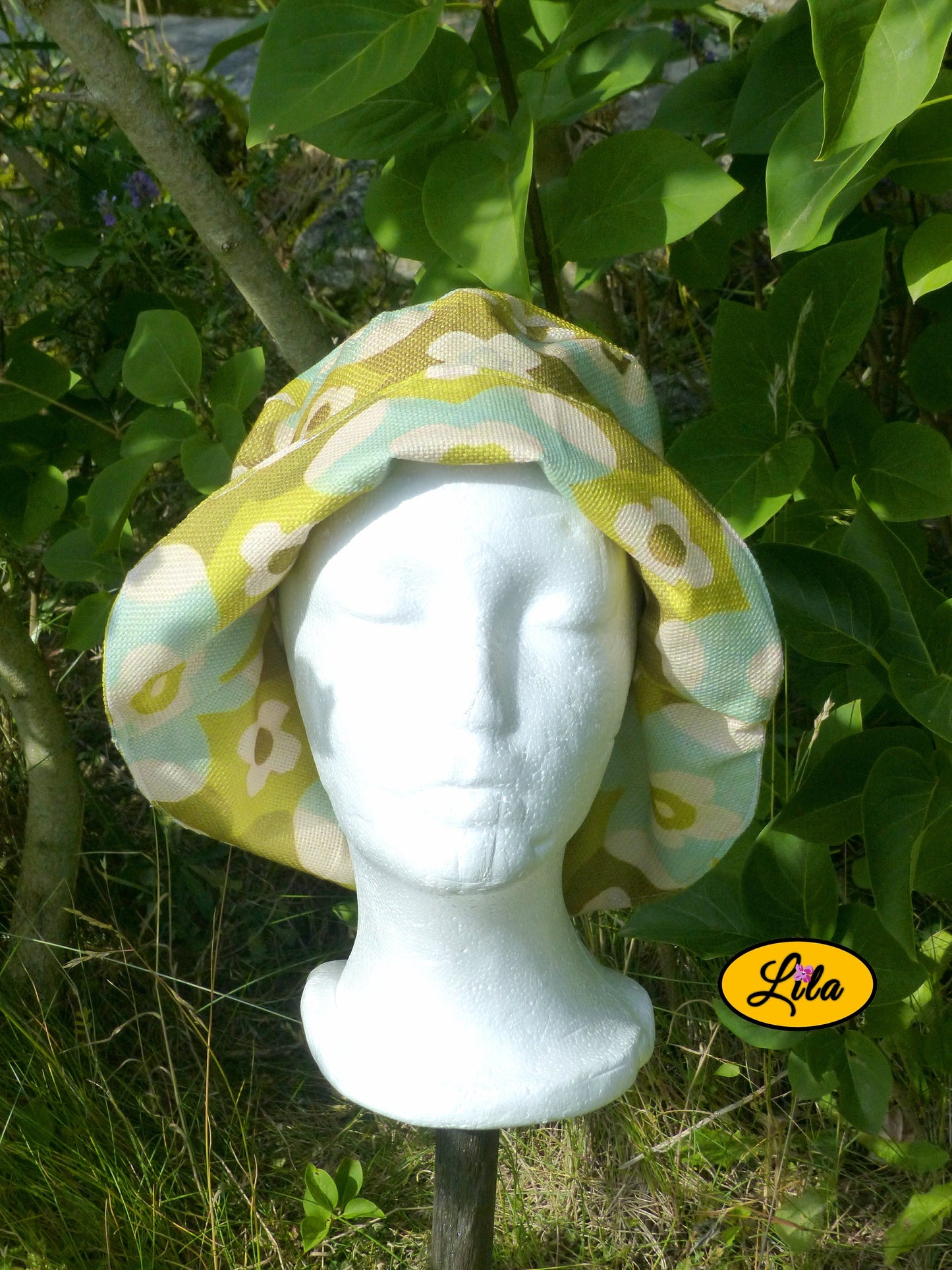 Bob vintage vert présenté sur mannequin vue de face