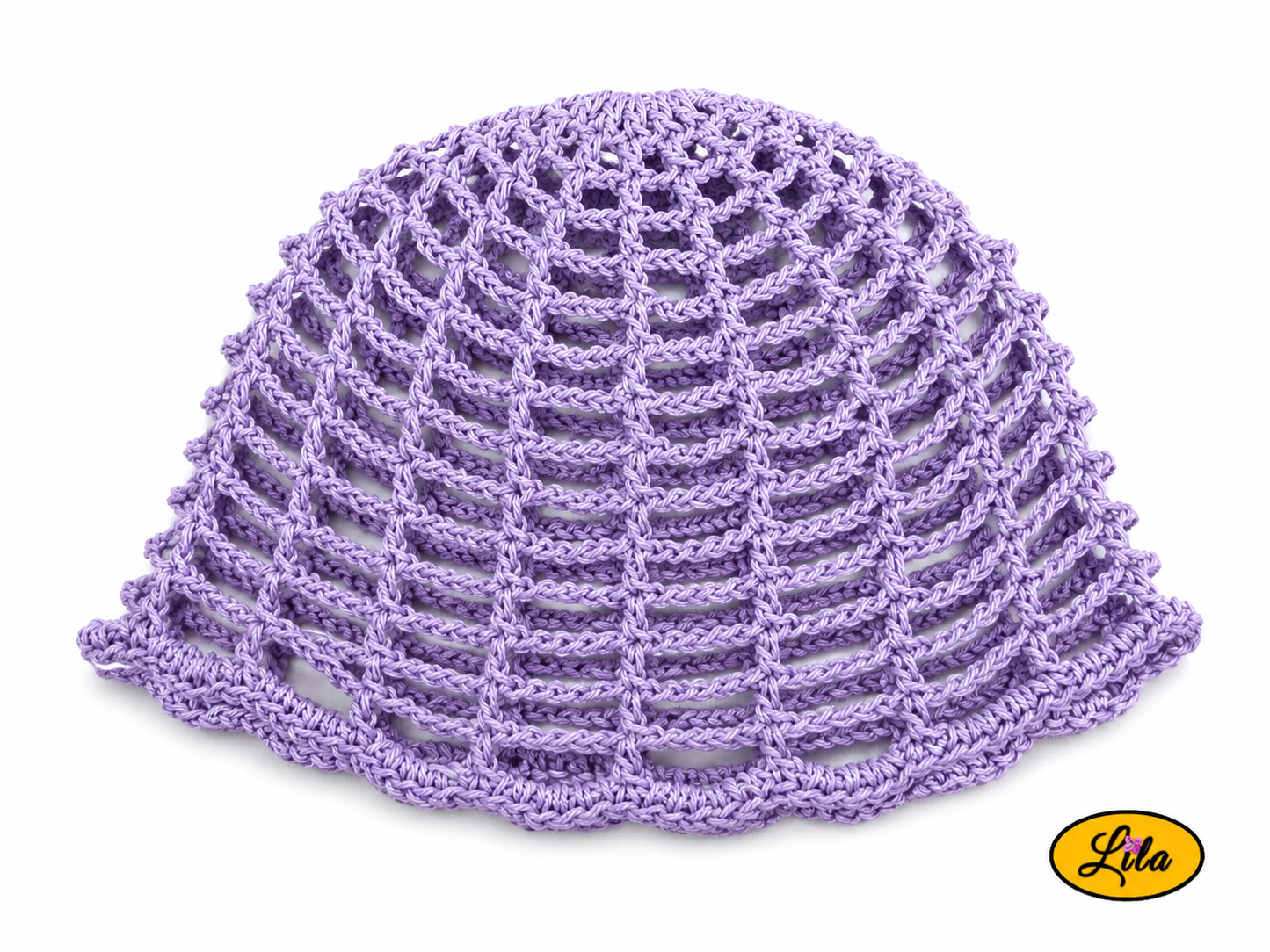 Bonnet d'été en crochet ajouré mauve vu de haut sur fond blanc, création artisanale légère et respirante, idéale pour le printemps et l'été