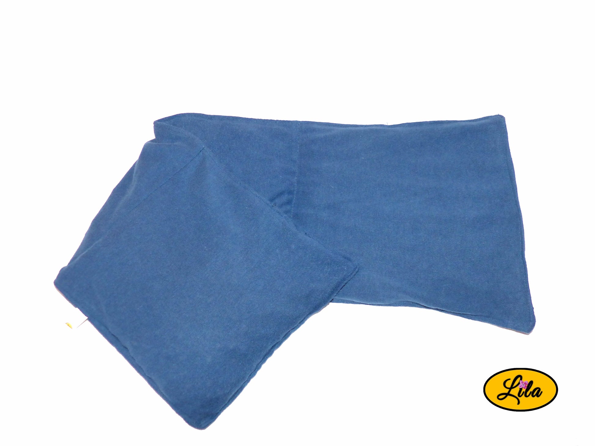 Bouillotte XL bleu marine avec un compartiment replié à l’intérieur démonstration d’utilisation