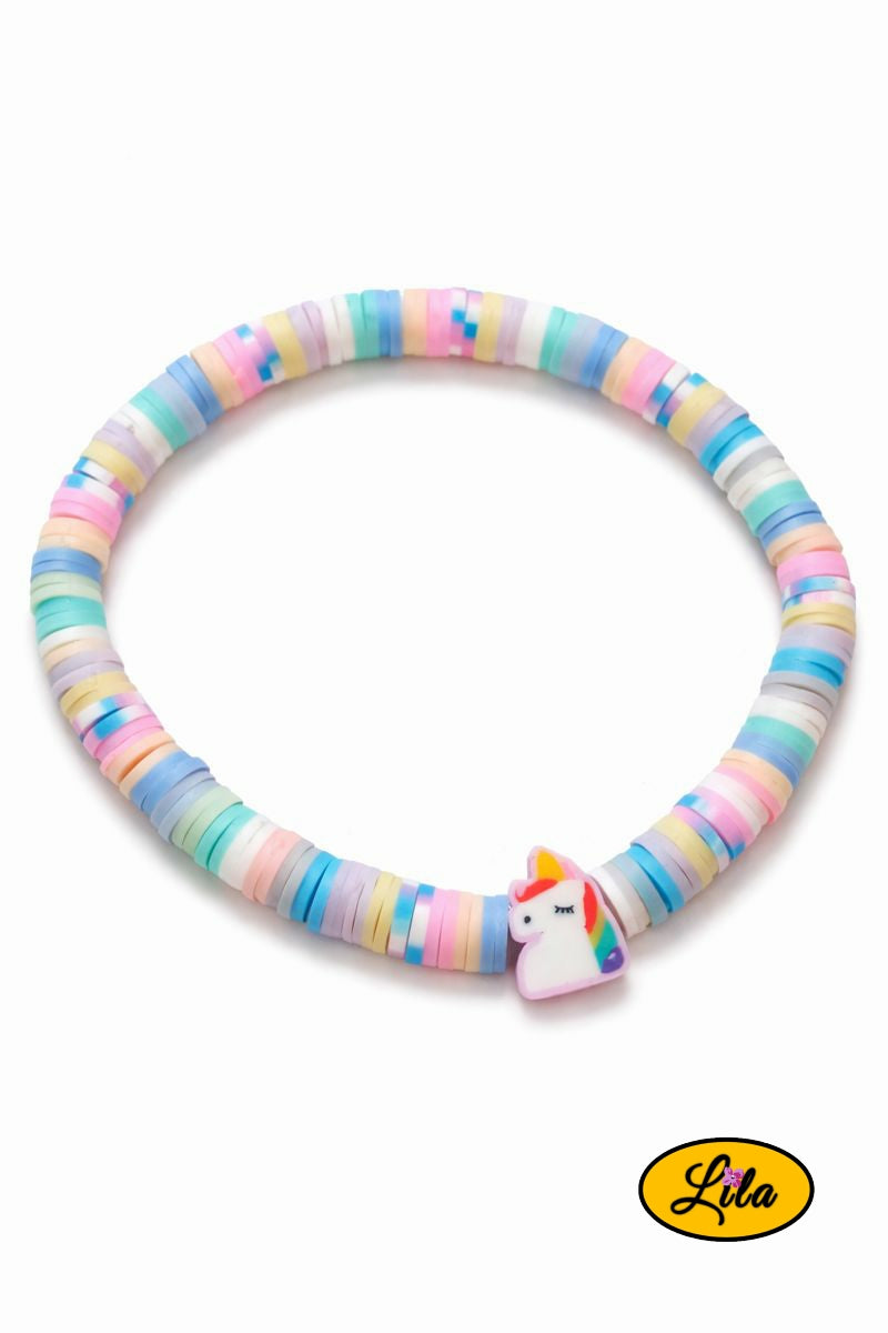 Bracelet perles Heishi pastel avec pendentif licorne sur fond blanc vue produit