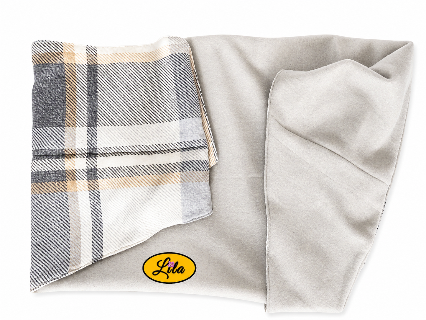 Foulard triangulaire vintage à lignes brun et gris plié à moitié avec ouverture sur la droite laissant apparaître la doublure polaire grise sur fond blanc