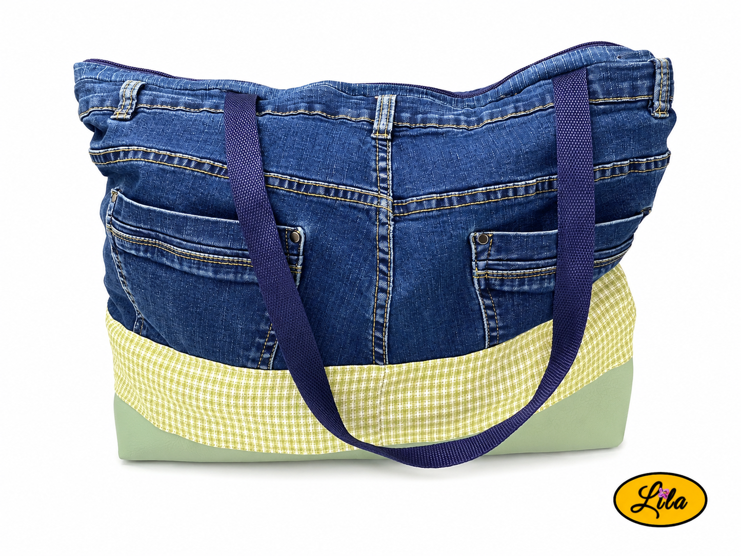 Grand sac en jeans recyclé et simili cuir vert menthe vu de dos sur fond blanc avec une sangle visible, création artisanale et écoresponsable