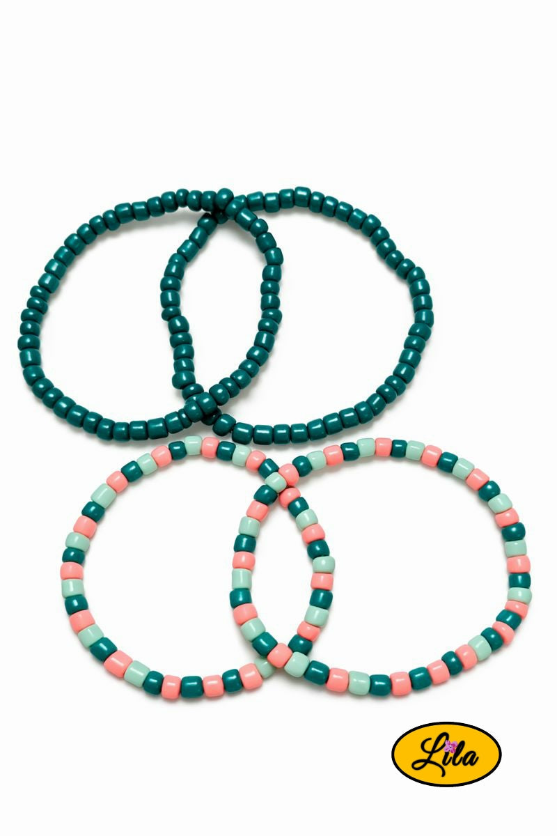 Détail lot de bracelets perles carrées turquoise et pastel vue rapprochée