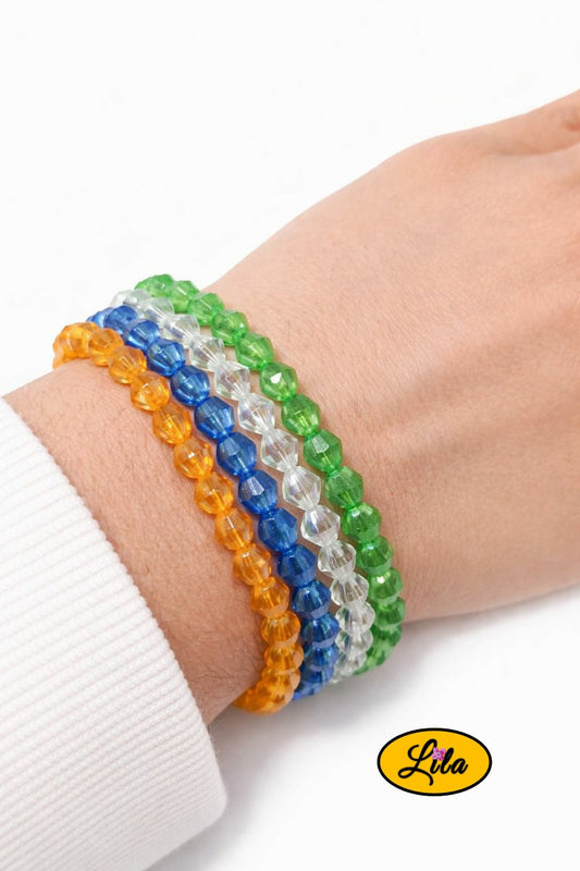 Lot de 4 bracelets en perles effet diamant orange bleu vert et transparent porté au poignet style lumineux