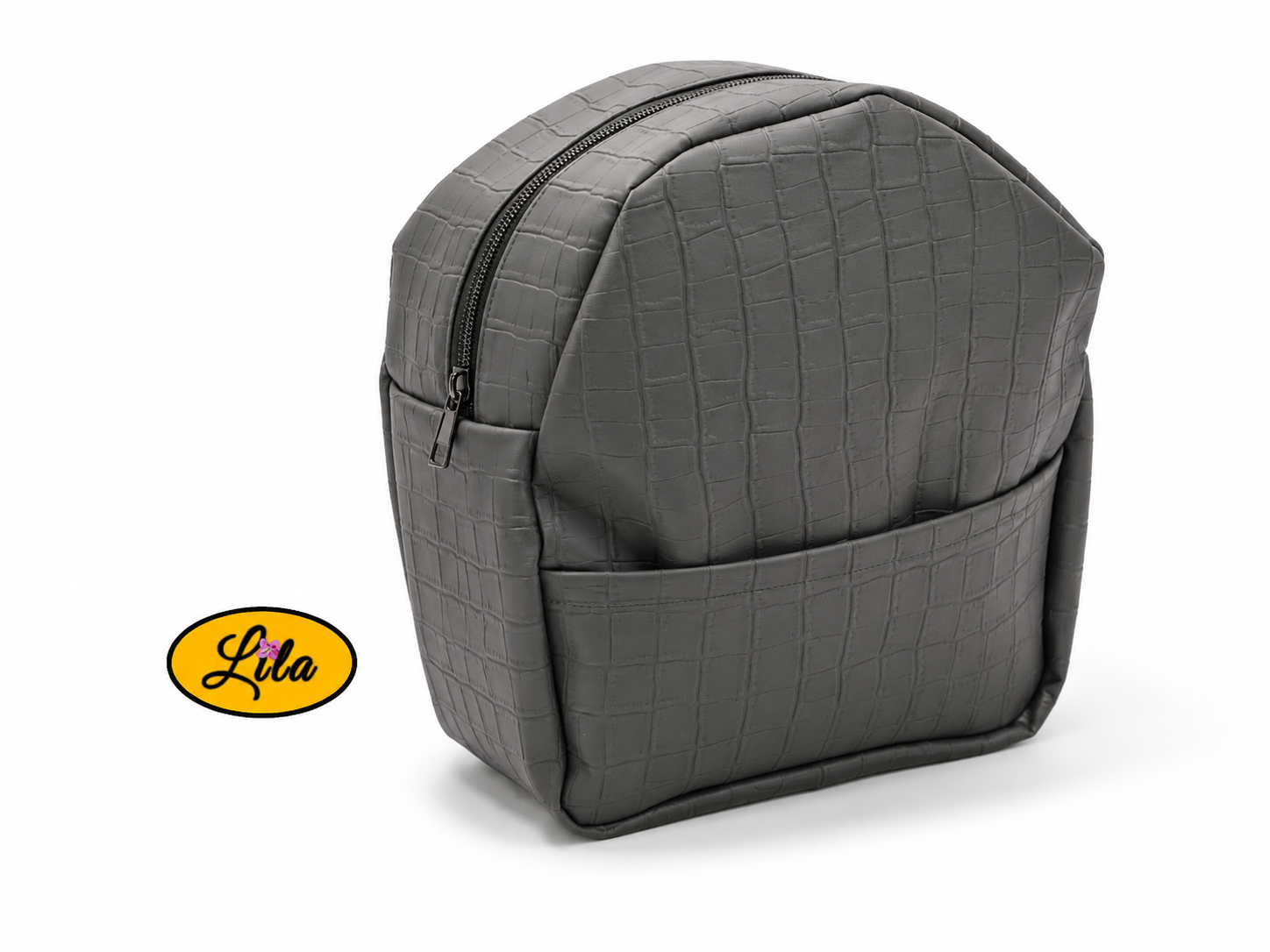 Mini sac à dos en simili noir craquelé avec poche avant et fines brides noires vue de face sur fond blanc style urbain et tendance