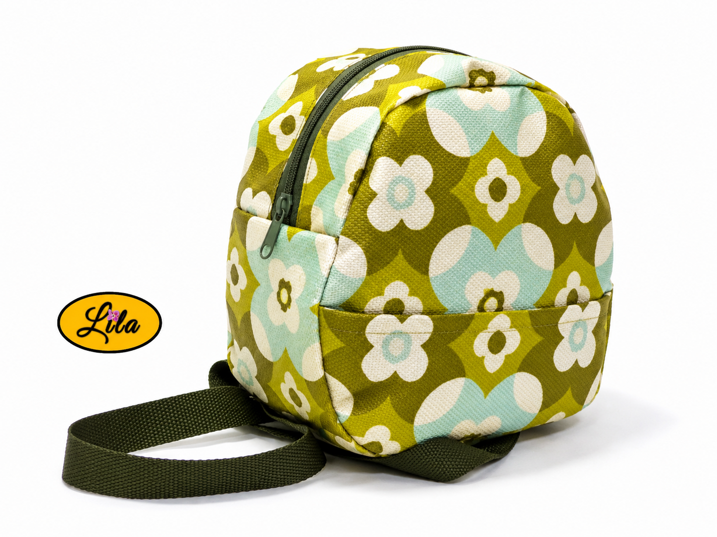 Mini sac à dos en tissu vintage vert fleuri avec poche avant et sangle kaki vue de face sur fond blanc style rétro et artisanal