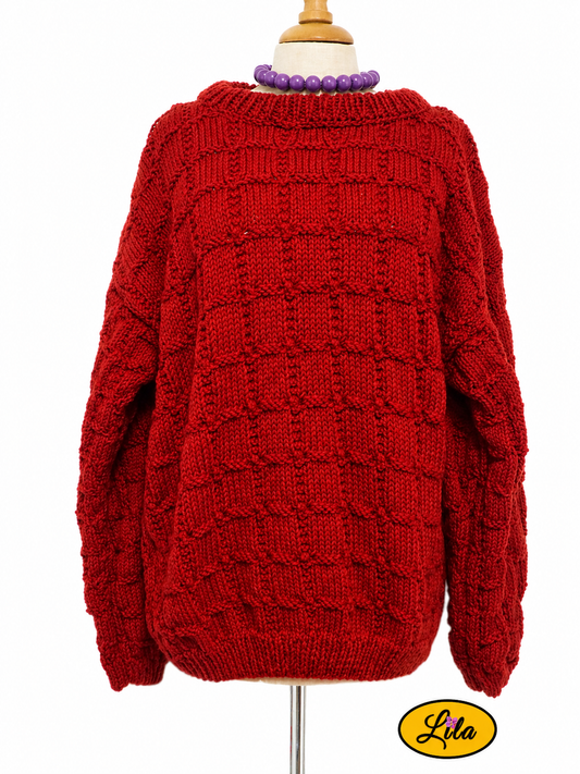 Pull Elise bordeaux tricoté à la main taille XXL 48-50 porté sur mannequin de couture vue de face sur fond blanc style cocooning et élégant