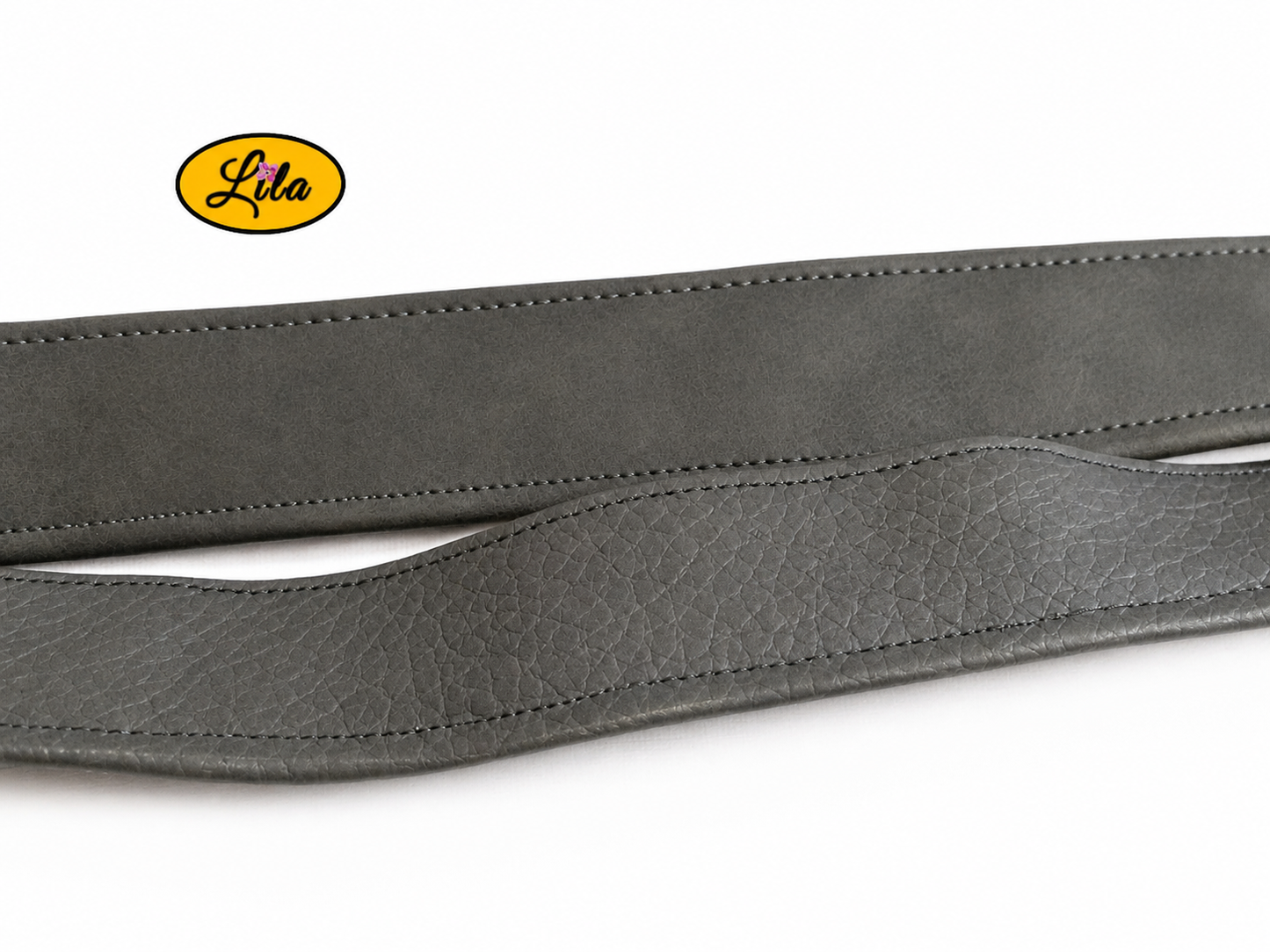 Zoom sur les sangles du sac 4 saisons en simili cuir texturé détail finition et qualité