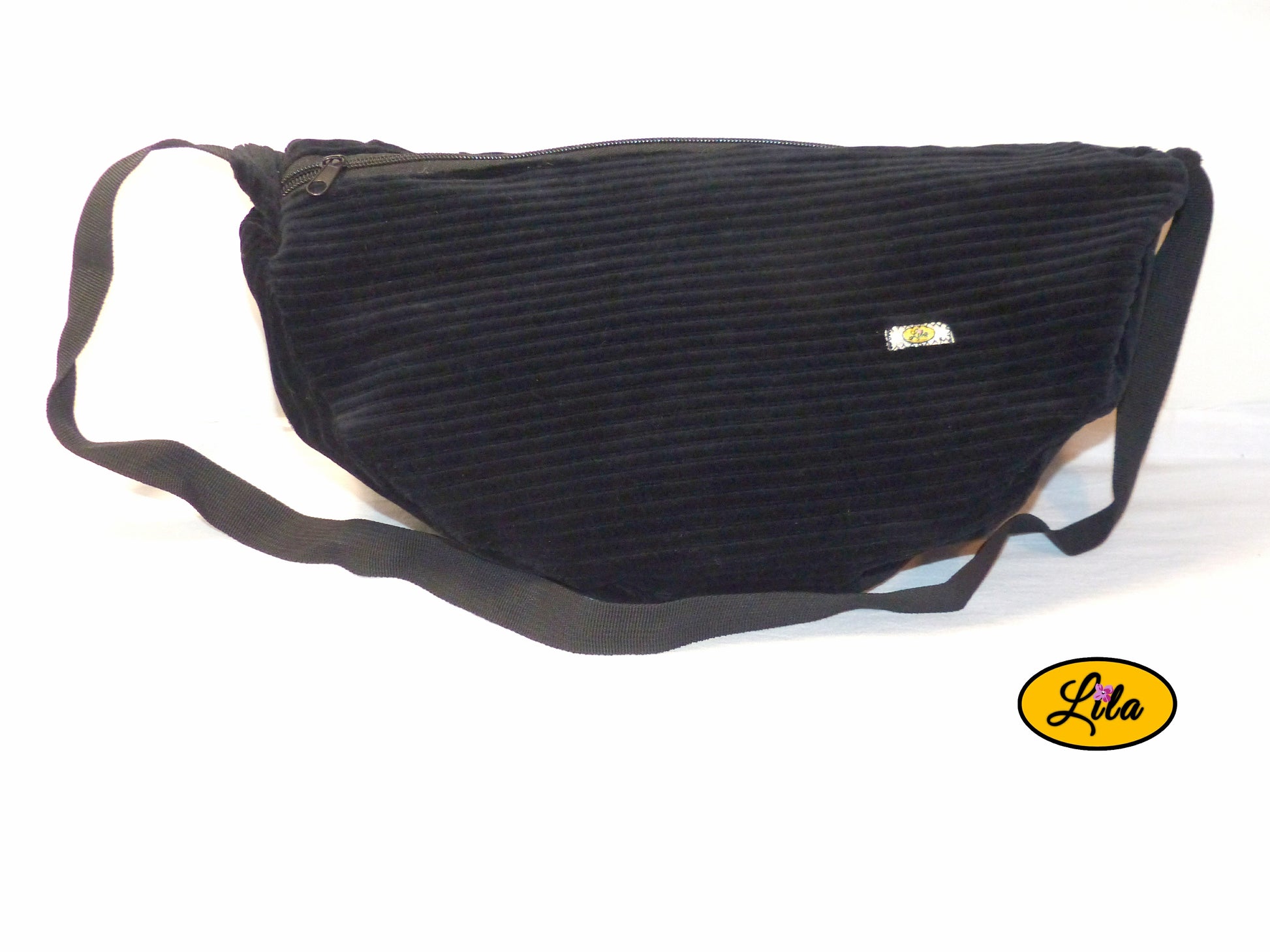 Sac Luna en velours côtelé noir avec anse noire posé droit vue complète