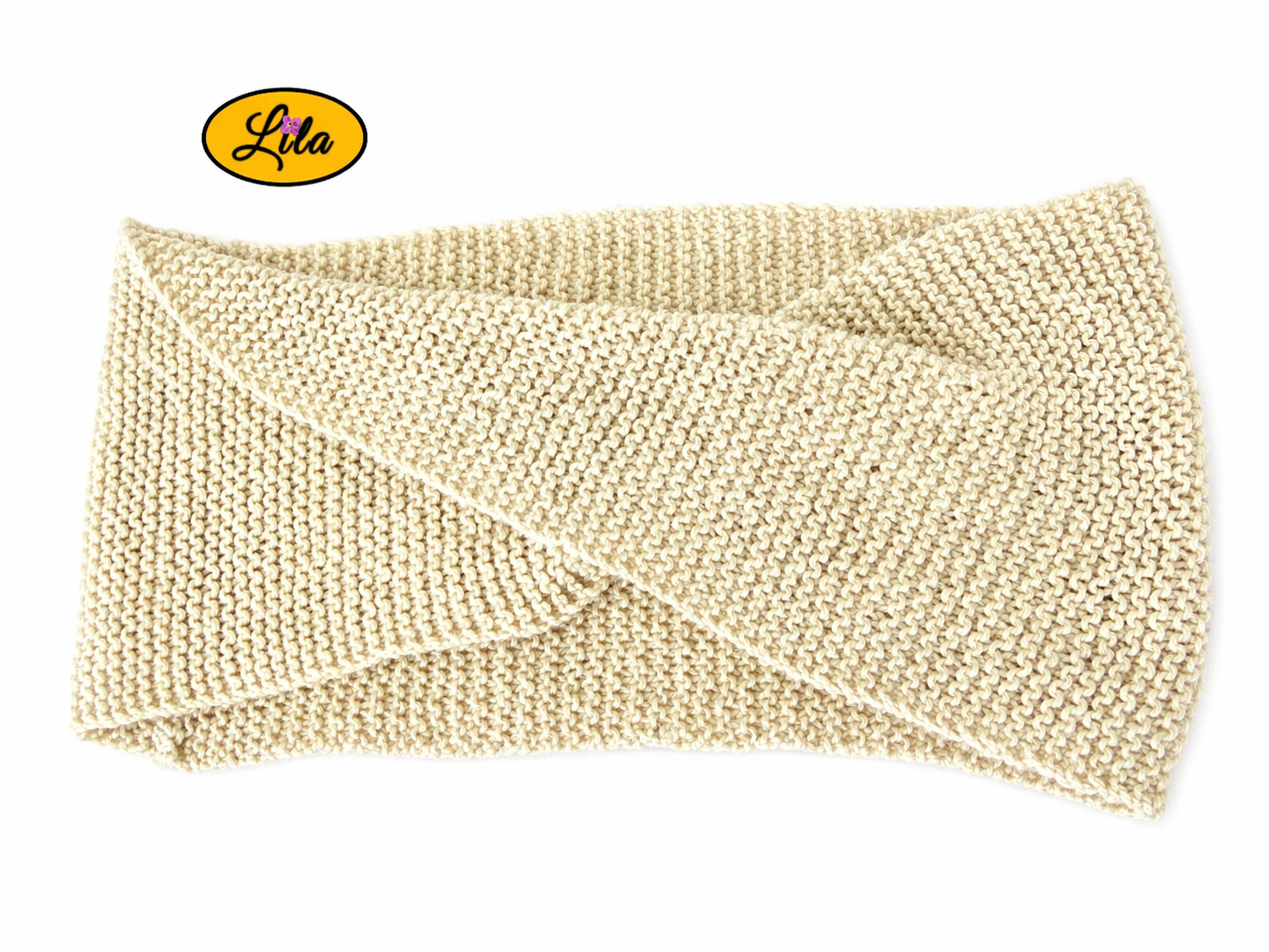 Snood en laine crème porté de face style hiver élégant