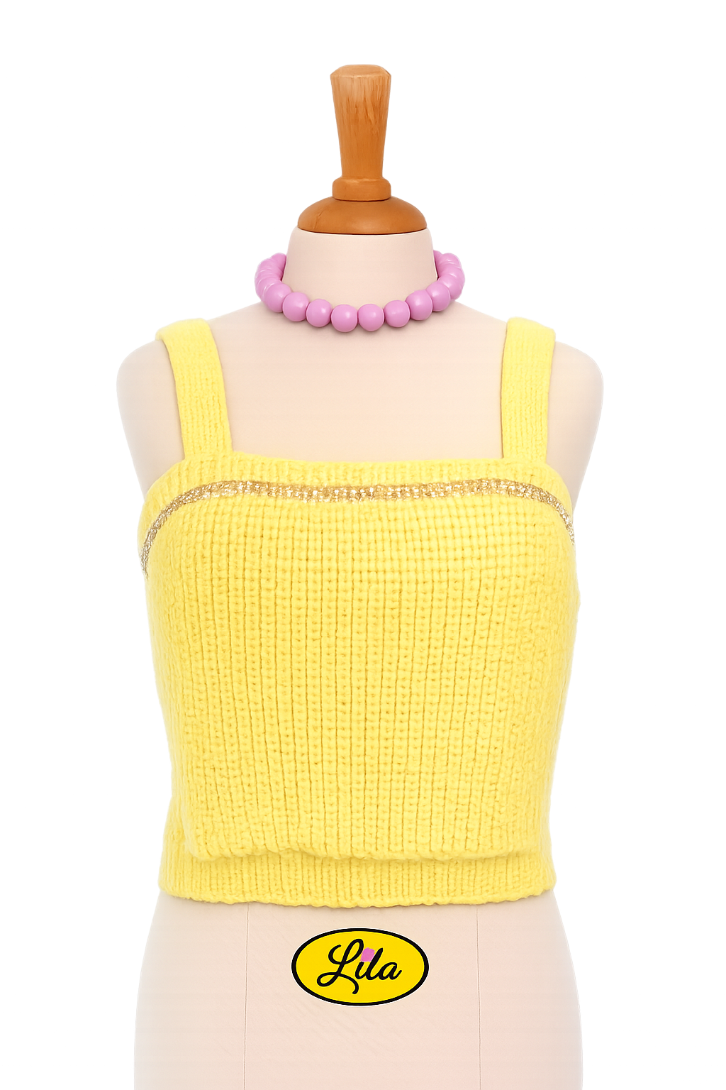 Top Augustine jaune tricoté à la main avec bande de strass porté sur mannequin de couture vue de face sur fond blanc style féminin et artisanal