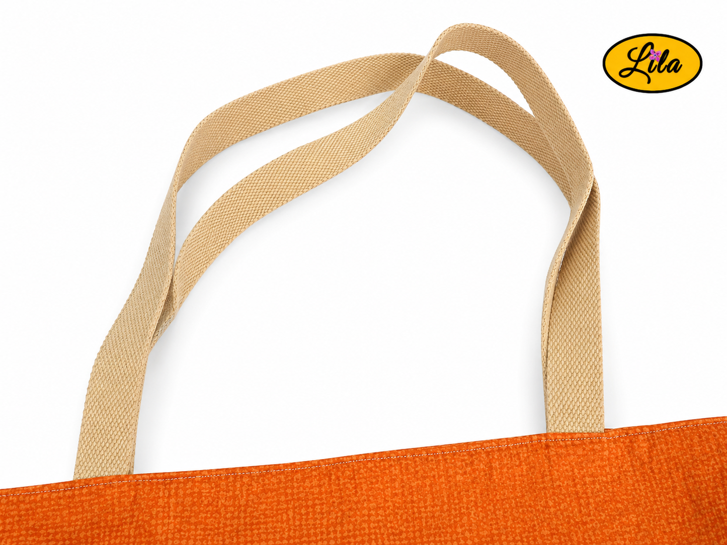 Zoom sur les sangles couleur sable d’un tote bag orangé avec broderie cheval sur fond blanc style artisanal et soigné