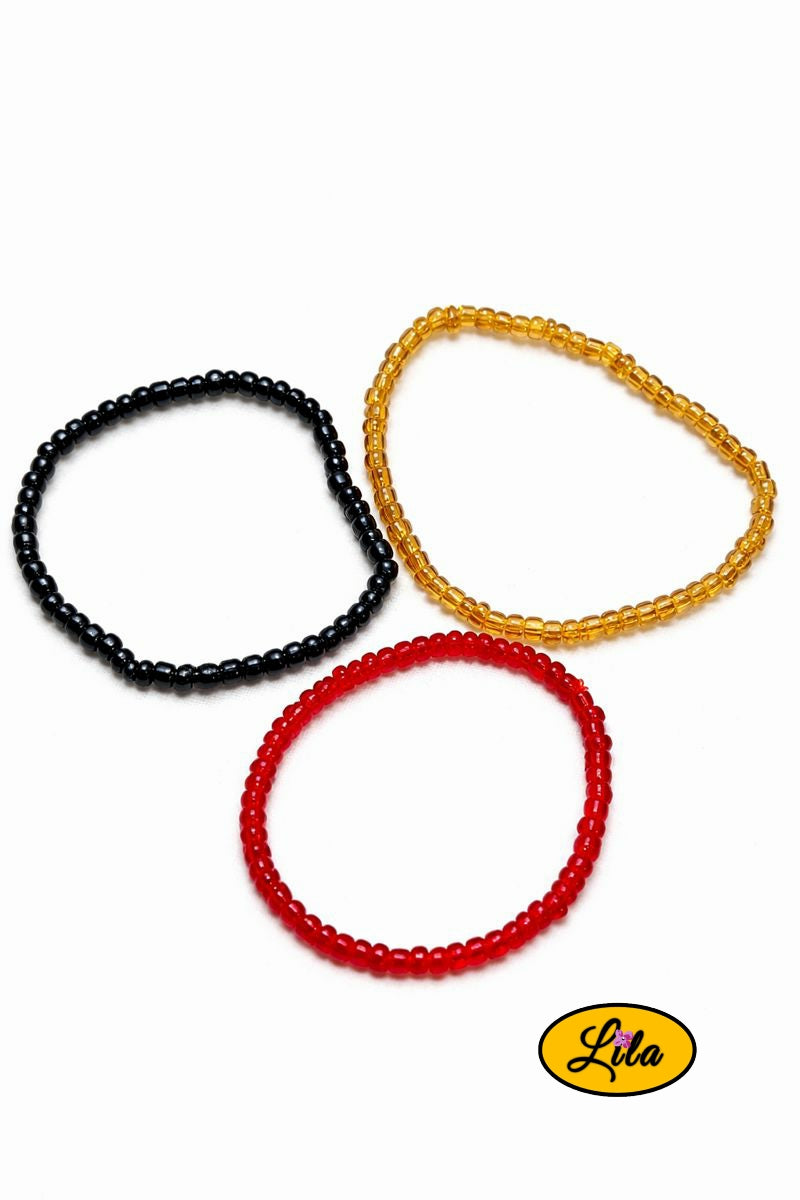 Trio de bracelets perles carrées noir jaune et rouge brillant vue alternative sur fond blanc